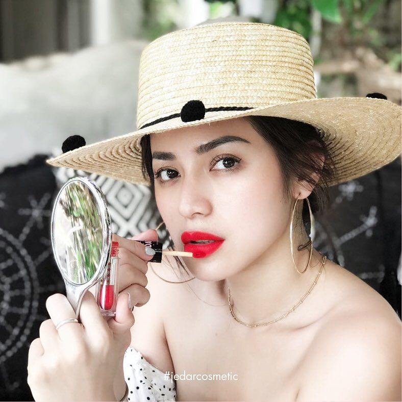Ramah di kantong, ini produk lipstik 5 seleb di bawah Rp 100.000