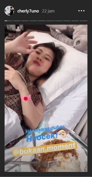 8 Momen Cherly eks Cherryballe saat melahirkan, penuh perjuangan