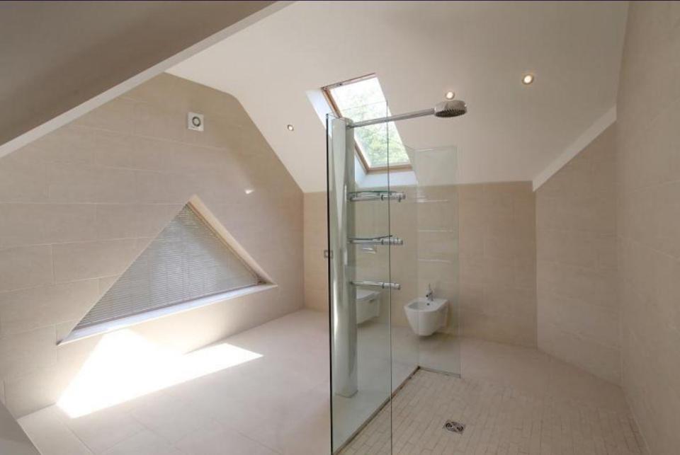 Senilai Rp 46 M, begini 7 potret rumah mewah kiper  David De Gea