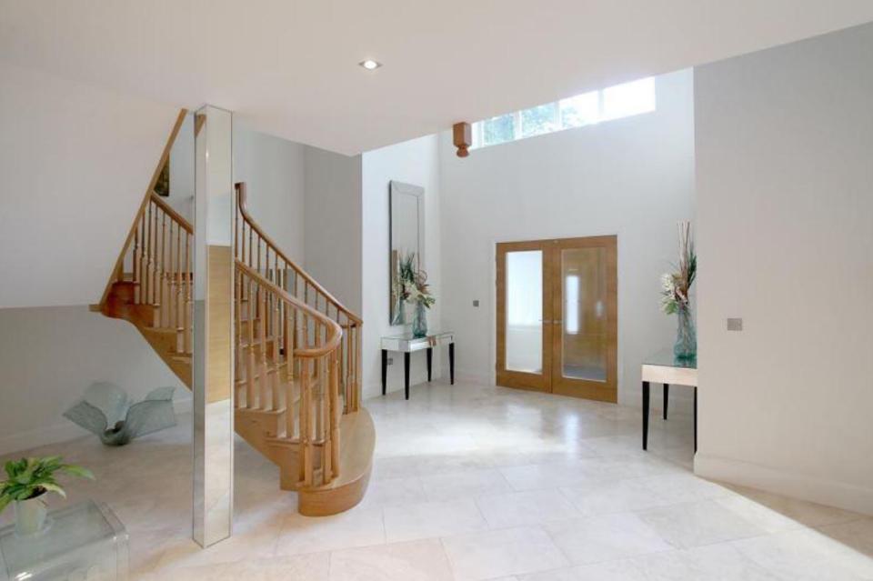 Senilai Rp 46 M, begini 7 potret rumah mewah kiper  David De Gea