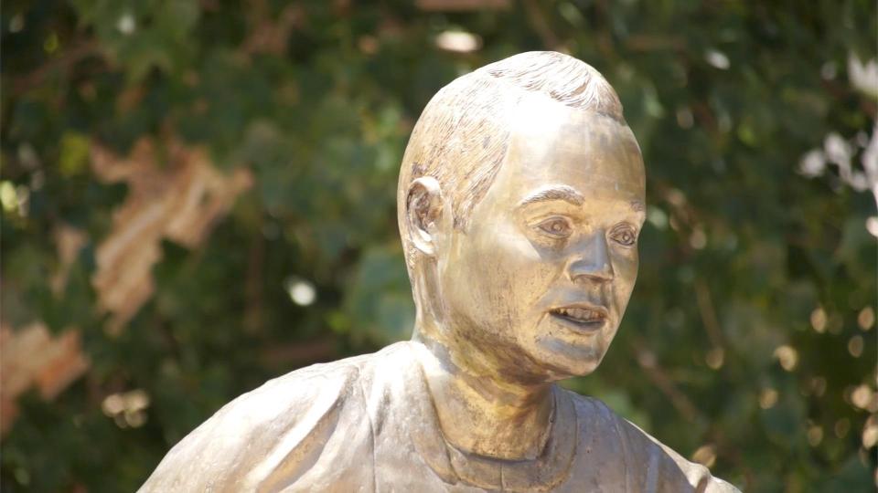 Hargai jasa Iniesta di sepak bola, ini kejutan yang dibikin di desanya