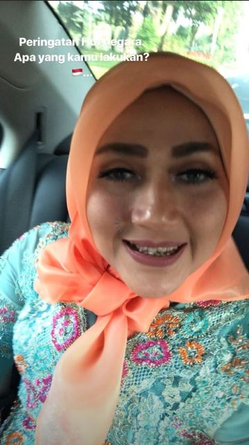 Gaya 6 seleb saat hadiri Upacara Proklamasi ke-73 di Istana Merdeka