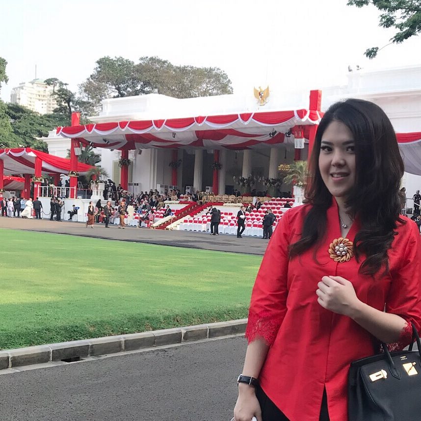 Intip busana 16 seleb saat hadiri upacara HUT ke-73 RI, kental budaya