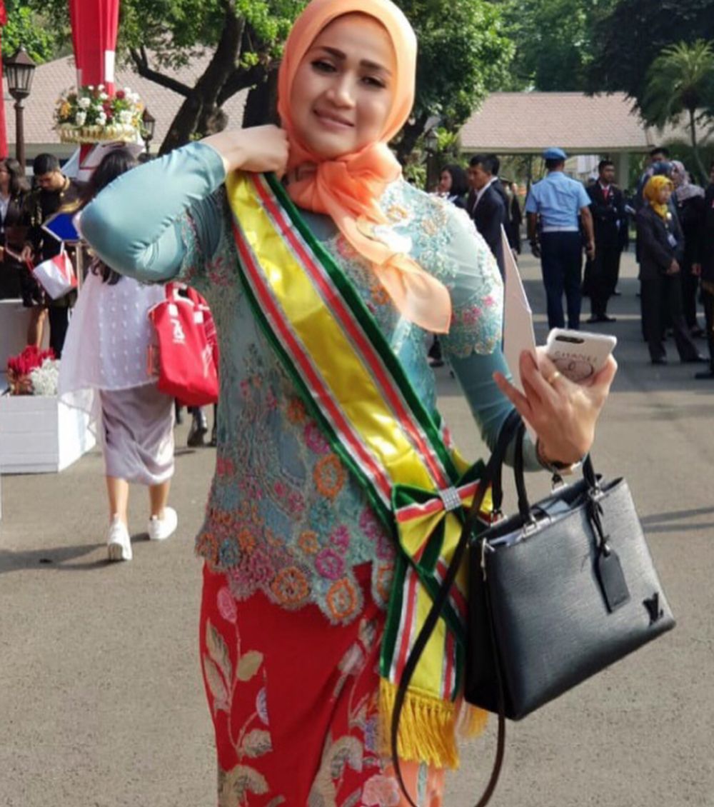 Intip busana 16 seleb saat hadiri upacara HUT ke-73 RI, kental budaya