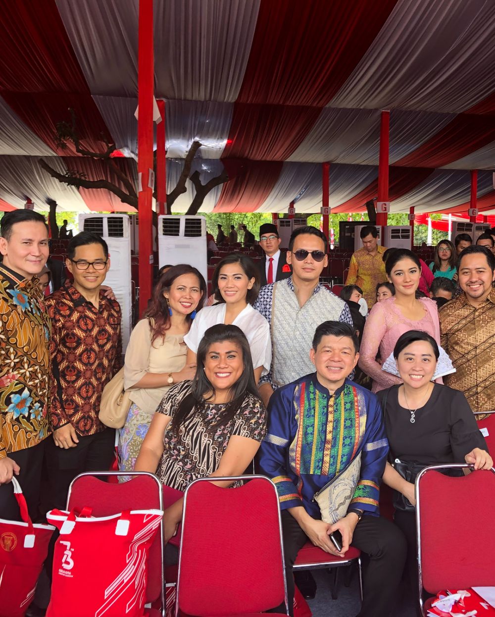 Intip busana 16 seleb saat hadiri upacara HUT ke-73 RI, kental budaya