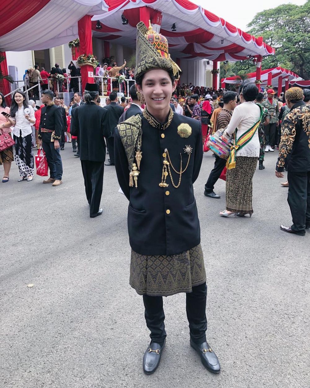 Intip busana 16 seleb saat hadiri upacara HUT ke-73 RI, kental budaya