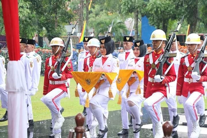 Pesona 12 pembawa bendera upacara HUT RI 2018 dari berbagai daerah