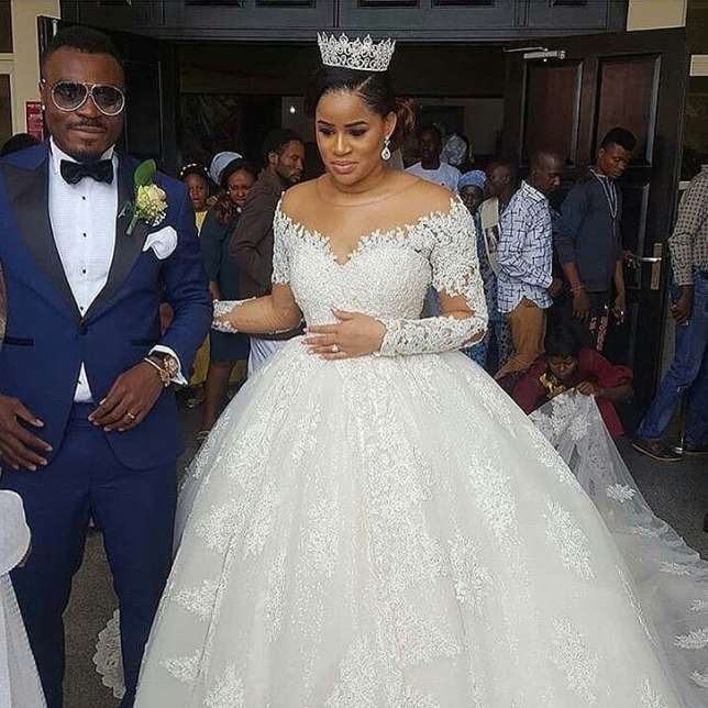 Pemain timnas Nigeria ini ceraikan Miss Nigeria 2013, nikahi Miss 2014