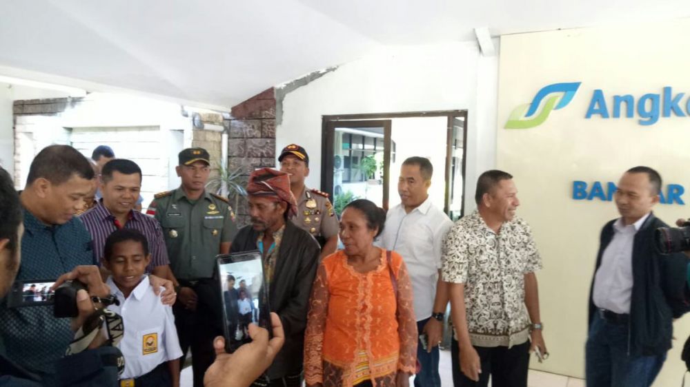 5 Apresiasi untuk bocah pemanjat tiang bendera, diundang Jokowi