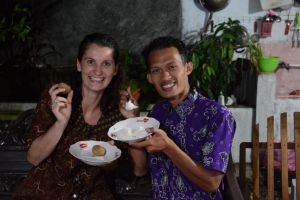 Jodoh tak ke mana, petani di Banjarnegara nikahi bule cantik asal Ceko