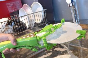 Inovatif, alat ini bikin mencuci piring lebih praktis & mudah