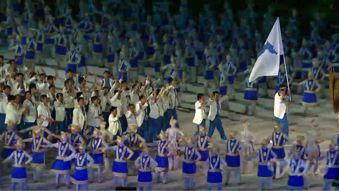 6 Potret kekompakan Korut & Korsel di pembukaan Asian Games 2018