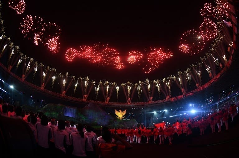 7 Potret spektakuler pesta kembang api di pembukaan Asian Games 2018