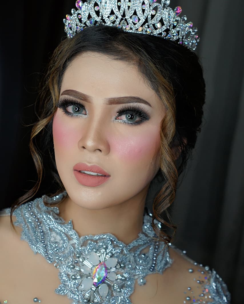 Dari akad sampai resepsi, 10 momen pernikahan Raya Kitty 'Anak Langit'