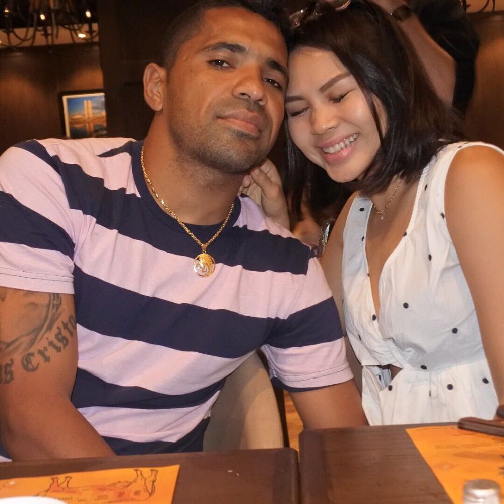 8 Pesona Rosmala Dewi, istri cantik pesepak bola Beto Goncalves