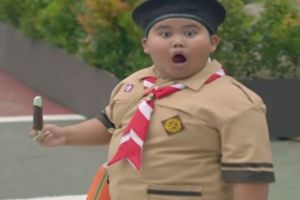 10 potret menggemaskan Fairel, bocah melongo saat Jokowi naik moge