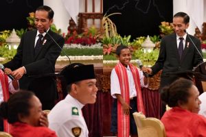 5 Momen ketika Joni si pemanjat tiang bendera bertemu Presiden Jokowi