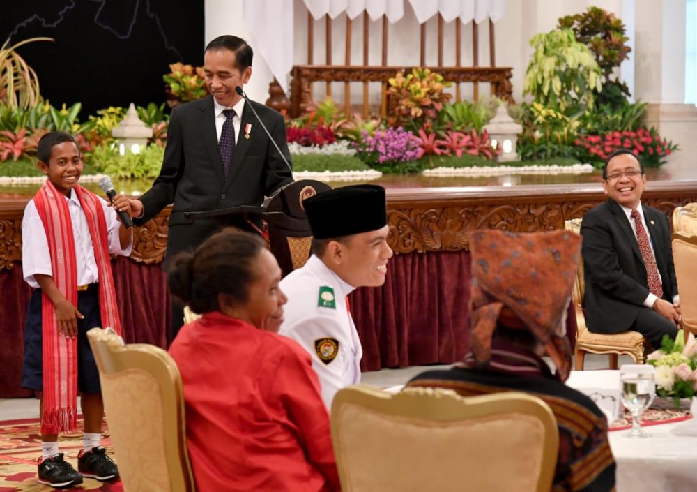 5 Momen ketika Joni si pemanjat tiang bendera bertemu Presiden Jokowi