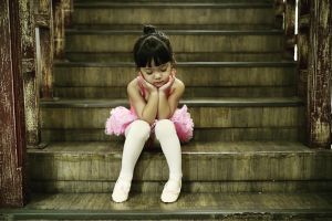 Gempi menjemur bajunya sendiri, begini aksi menggemaskannya