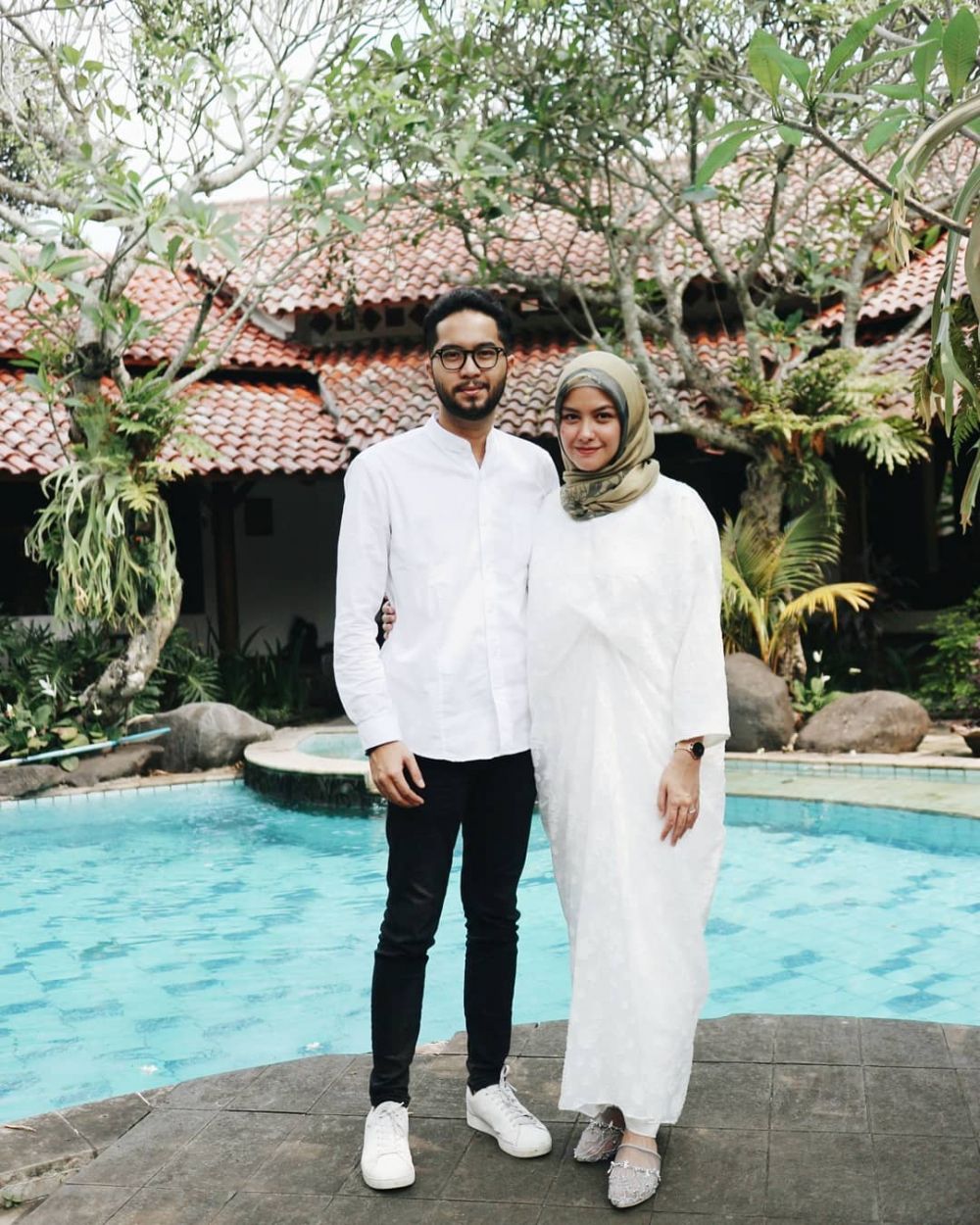 5 Pesinetron cantik ini punya pasangan lebih muda, ada beda 16 tahun