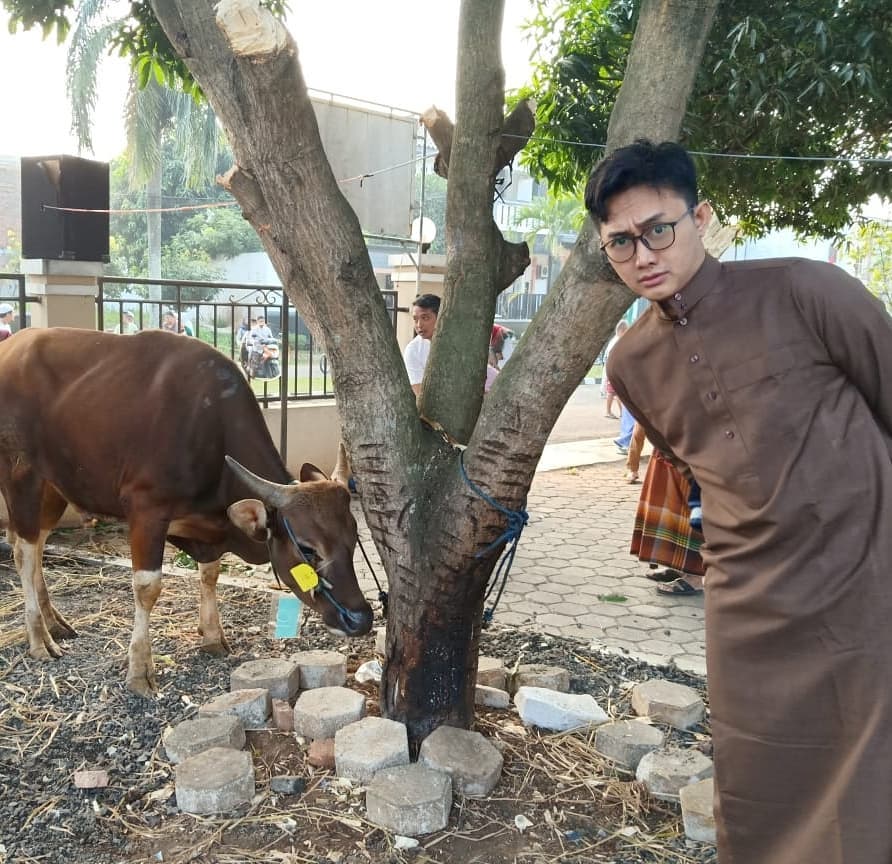 Gaya 12 seleb rayakan Idul Adha, kompak bareng keluarga nih 