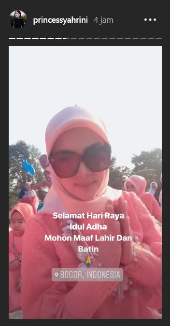 Gaya 12 seleb rayakan Idul Adha, kompak bareng keluarga nih 