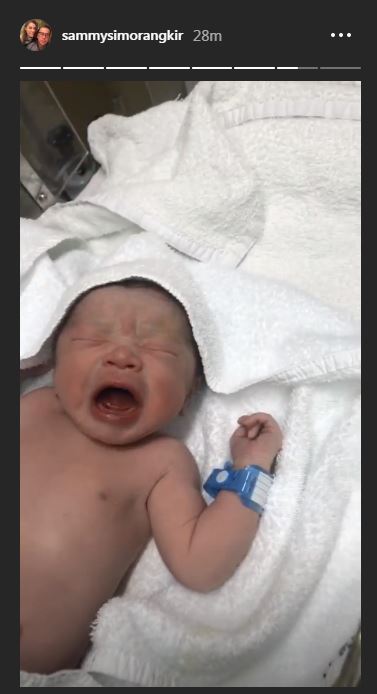 Selamat! Sammy Simorangkir dan Viviane dikaruniai anak pertama