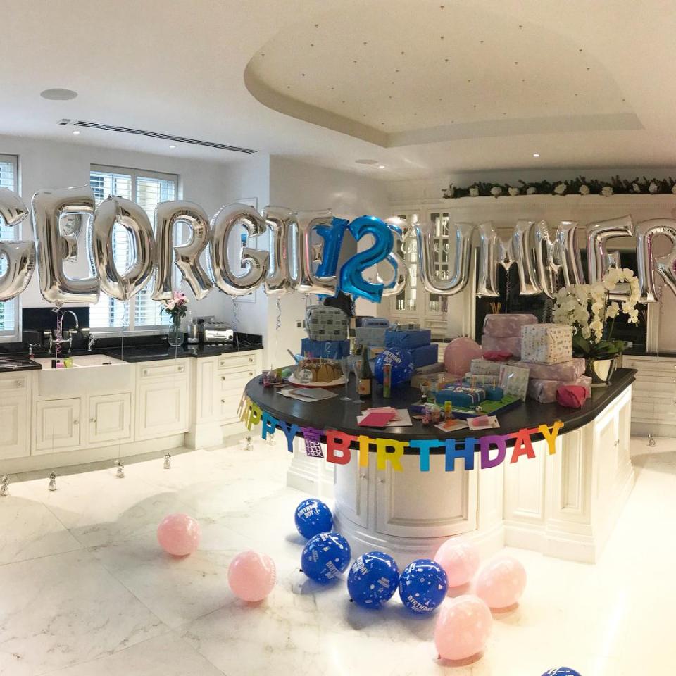 Jadi pesepak bola terkaya ke-10, ini penampakan rumah mewah John Terry