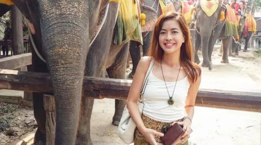 Jalani proses cerai, 5 seleb ini terlihat asyik liburan ke luar negeri