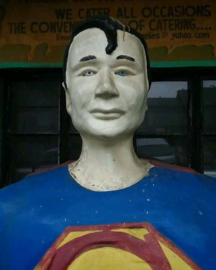 Cuma di Indonesia, 9 patung superhero ini bentuknya bikin tepuk jidat