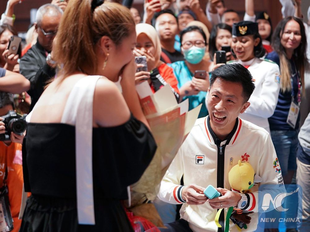 Atlet Asian Games 2018 ini lamar pacar usai raih medali, so sweet abis
