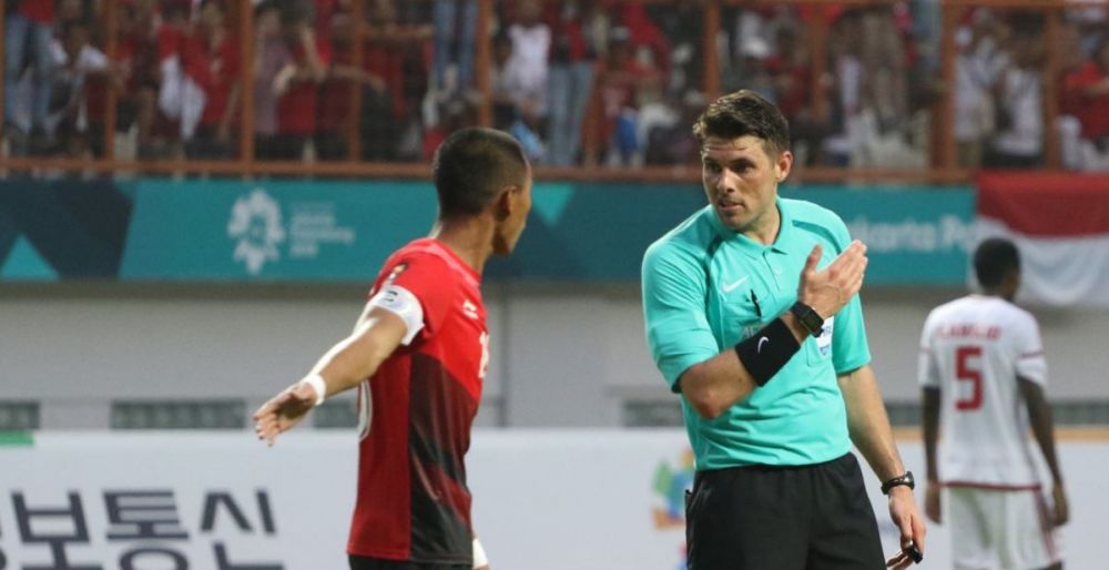 3 Keputusan wasit Indonesia vs UEA yang dinilai kontroversial