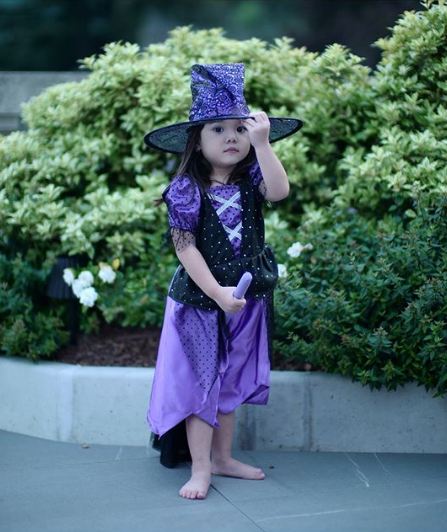 Dari jadi cosplayer sampai pakai daster, ini 10 gaya OOTD ala Gempi