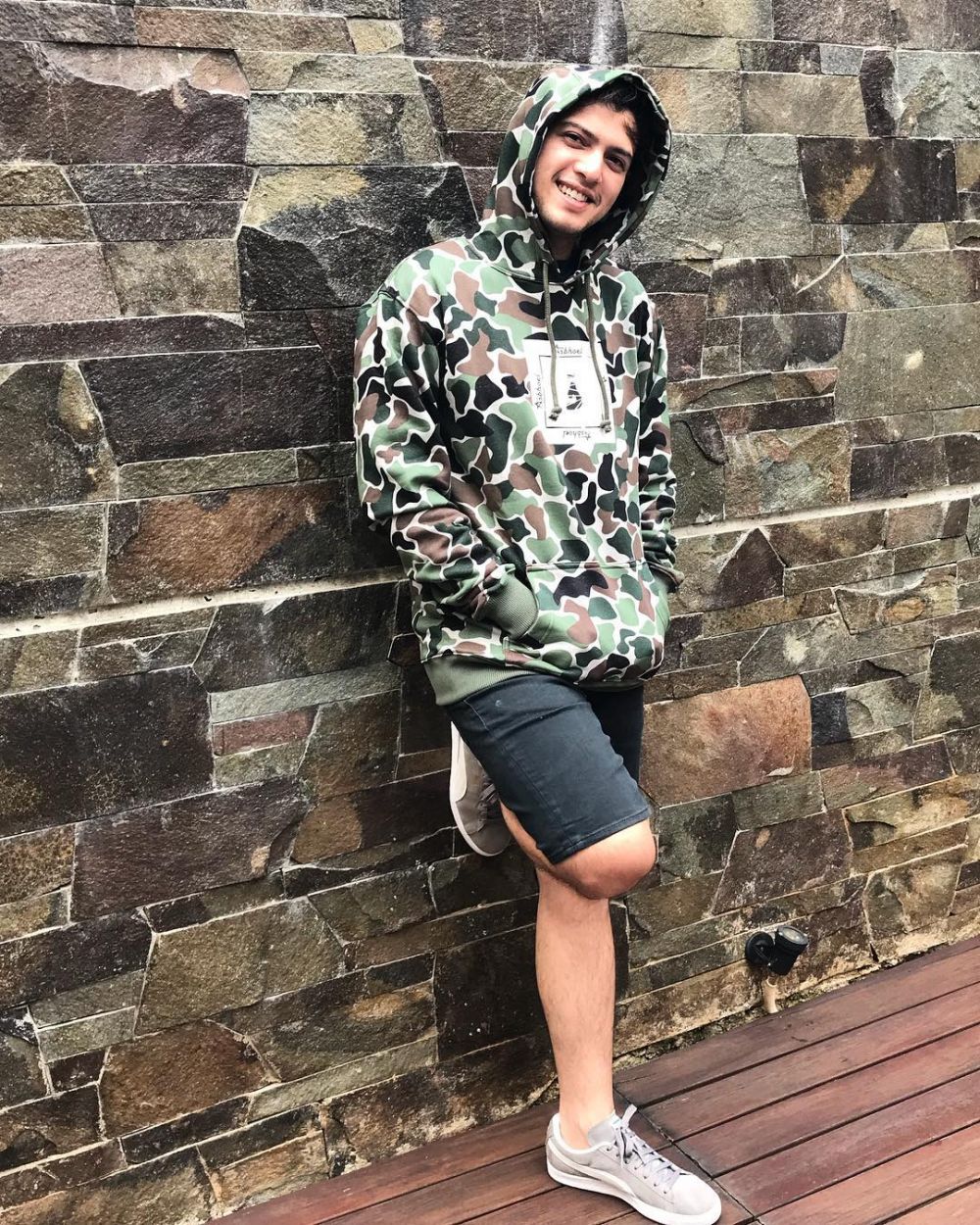 Sudah jadi bapak, 5 seleb pria ini kerap perankan karakter anak muda