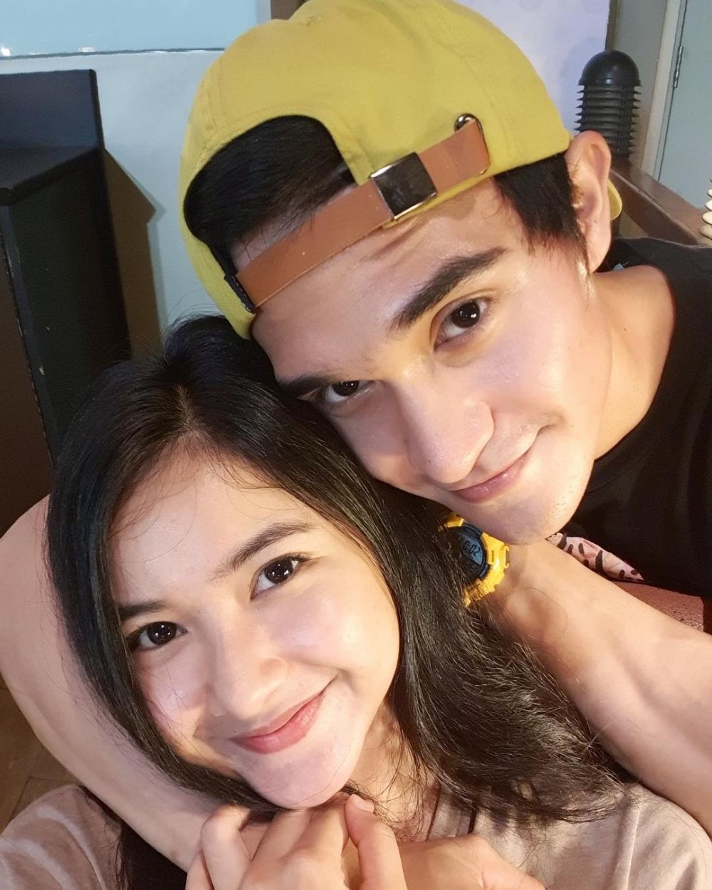 10 Momen mesra Adinda Azani dan kekasihnya, romantis bikin baper