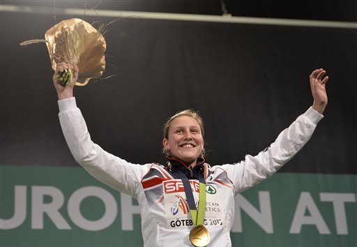 7 Atlet ini lamar pacarnya di arena pertandingan, bikin penonton baper