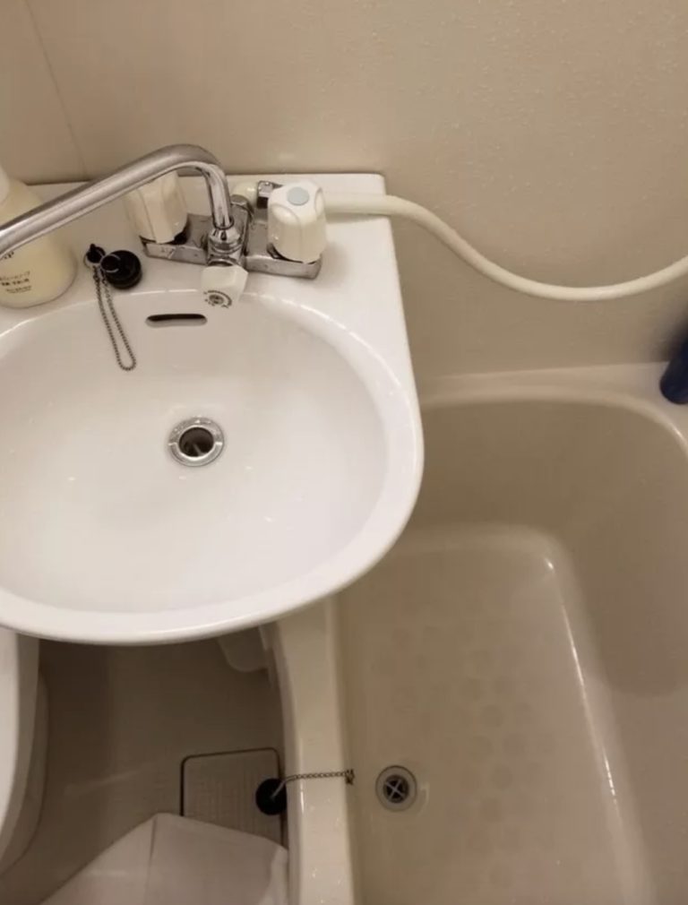 10 Potret hotel dengan desain gagal, bikin mikir ulang mau bermalam