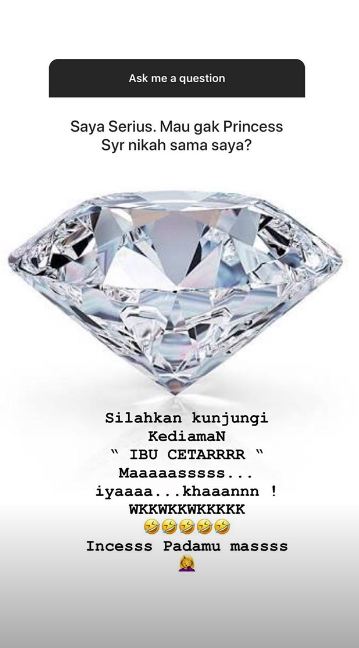 Belum punya kekasih, ini respons Syahrini saat dapat ajakan nikah