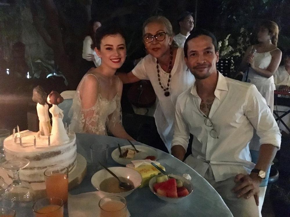 Digelar tertutup, ini 10 momen resepsi pernikahan Kimberly & Edward