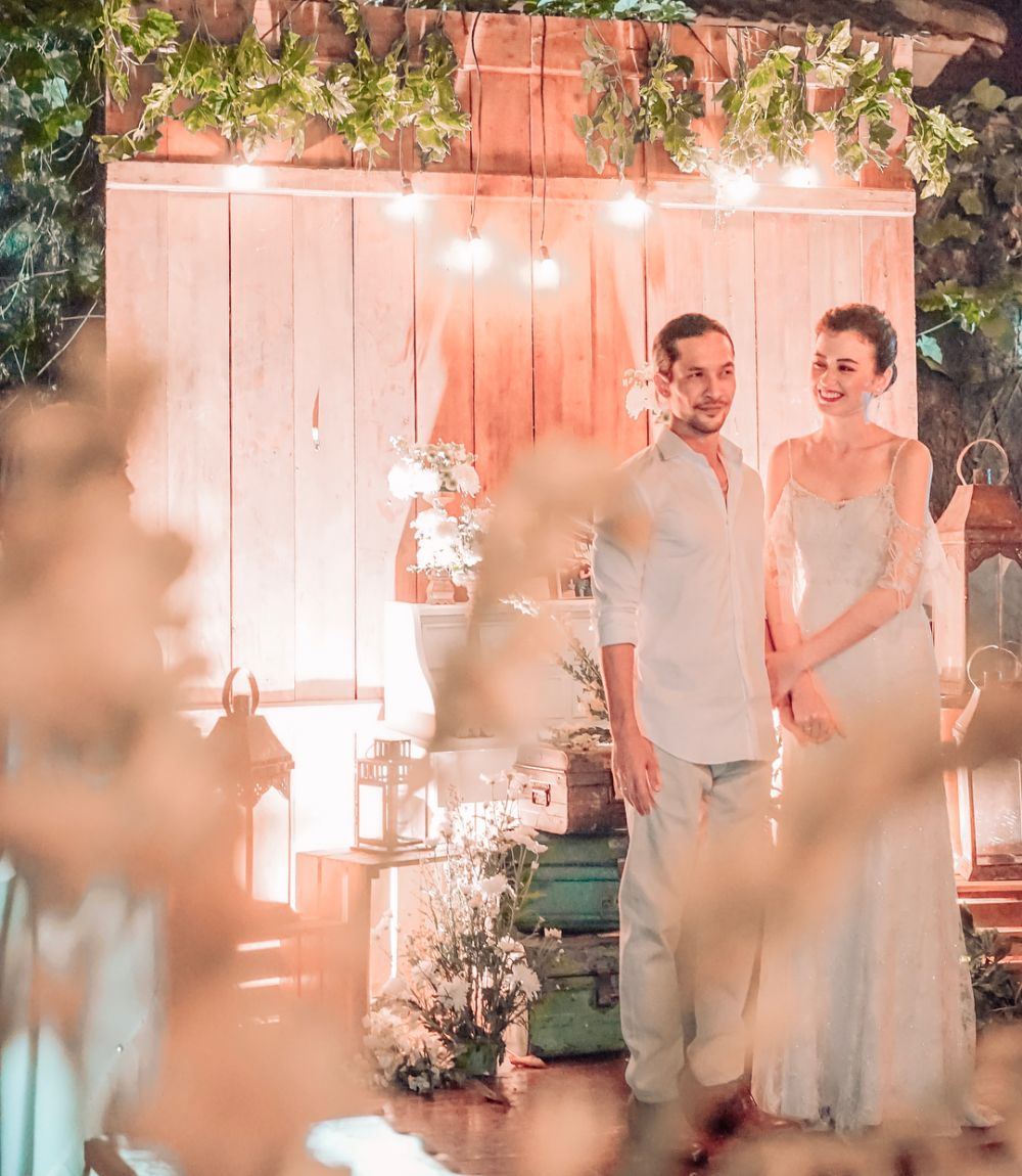 Digelar tertutup, ini 10 momen resepsi pernikahan Kimberly & Edward