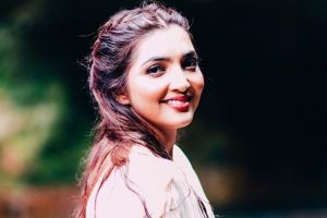 Punya banyak ART, aksi Ashanty tak gengsi ngepel rumah ini tuai pujian