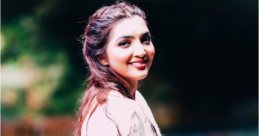 Punya banyak ART, aksi Ashanty tak gengsi ngepel rumah ini tuai pujian