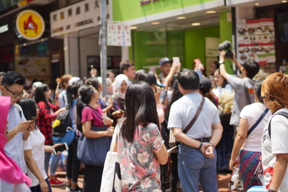 10 Momen heboh pembukaan gerai geprek Ruben Onsu di Hong Kong