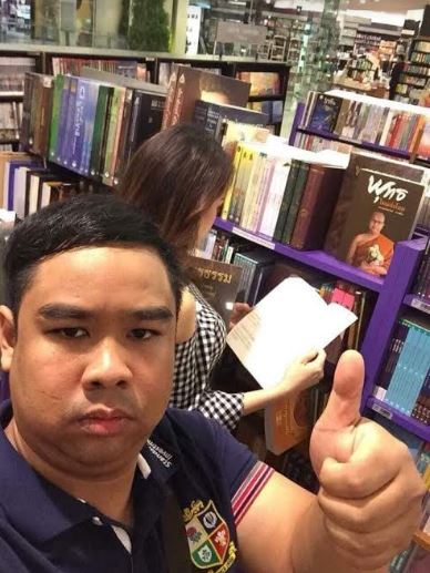 19 Potret lelaki jempol lagi kencan ini lucu abis, bikin cekikikan