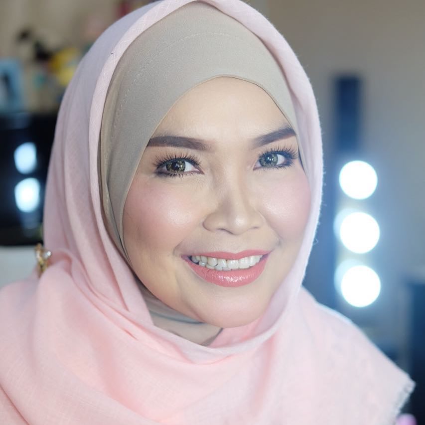Kenakan penutup model turban, 5 seleb cantik ini dikira lepas hijab