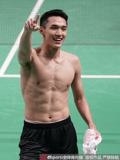 8 Potret Jonatan Christie pamer perut sixpack, bikin cewek histeris