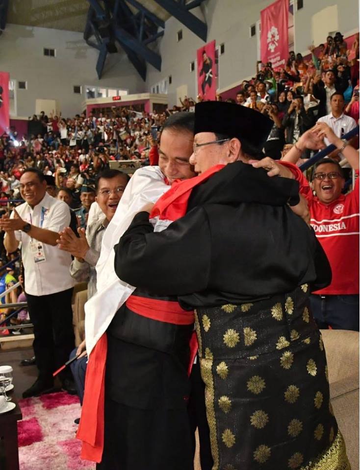 Pengakuan Jokowi tentang momen pelukan dengan Hanifan dan Prabowo