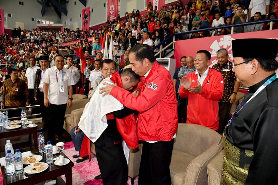 10 Momen hangat kebersamaan Jokowi-Prabowo nonton final pencak silat