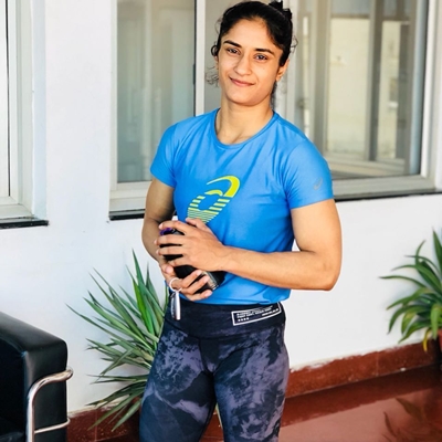 Raih emas di AG 2018, ini 10 foto Vinesh Phogat sepupu Geeta 'Dangal'
