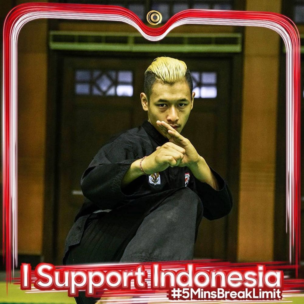 10 Gaya keren Hanifan Yudani, pesilat yang memeluk Jokowi & Prabowo